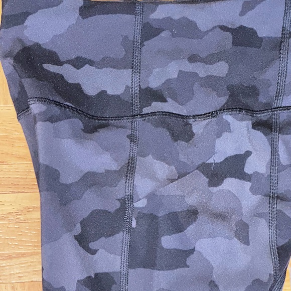 Lululemon Camo crop leggings used in great condition - Picture 8 of 12